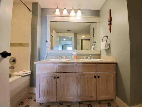 Miramar Beach, Florida 32550, 3 Bedrooms Bedrooms, ,3 BathroomsBathrooms,Residential,For Sale,Baytowne Wharf,833306
