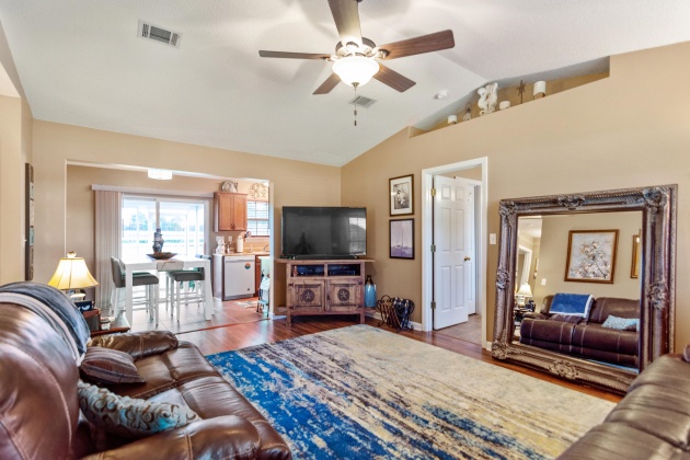 Defuniak Springs, Florida 32433, 6 Bedrooms Bedrooms, ,5 BathroomsBathrooms,Residential,For Sale,State Highway 2,805991