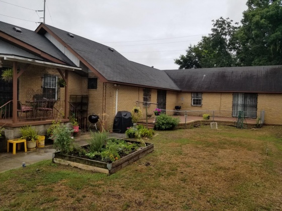 Pensacola, Florida 32501, 5 Bedrooms Bedrooms, ,4 BathroomsBathrooms,Residential,For Sale,DeVilliers,846674