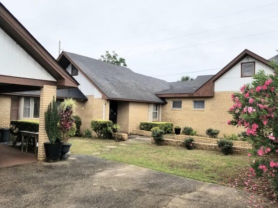 Pensacola, Florida 32501, 5 Bedrooms Bedrooms, ,4 BathroomsBathrooms,Residential,For Sale,DeVilliers,846674
