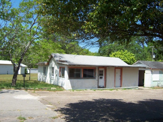 Defuniak Springs, Florida 32433, ,Commercial for Sale,For Sale,Us Highway 90,843594