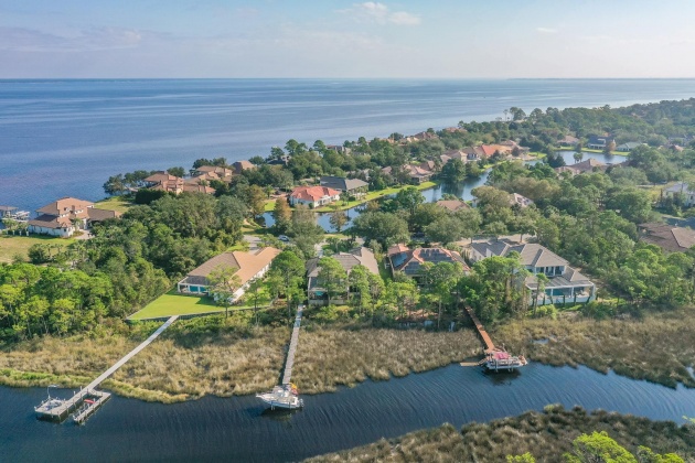 Destin, Florida 32541, 4 Bedrooms Bedrooms, ,4 BathroomsBathrooms,Residential,For Sale,Captains,857070