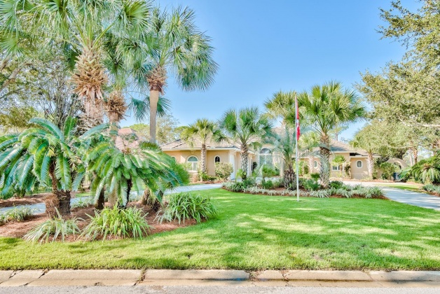 Destin, Florida 32541, 4 Bedrooms Bedrooms, ,4 BathroomsBathrooms,Residential,For Sale,Captains,857070