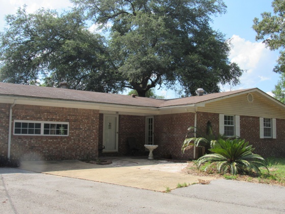 Defuniak Springs, Florida 32433, 3 Bedrooms Bedrooms, ,2 BathroomsBathrooms,Residential,For Sale,Russell,849275