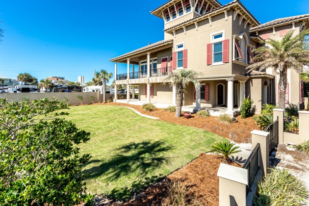 Miramar Beach, Florida 32550, 4 Bedrooms Bedrooms, ,5 BathroomsBathrooms,Residential,For Sale,Rue Martine,861246