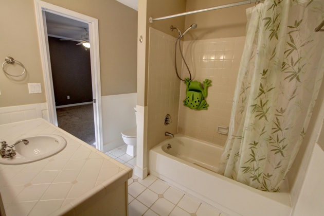 Niceville, Florida 32578, 4 Bedrooms Bedrooms, ,3 BathroomsBathrooms,Residential,For Sale,Grenada,861341