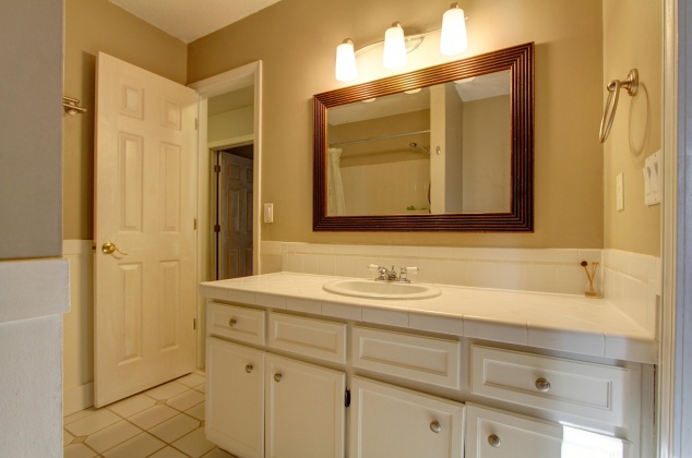 Niceville, Florida 32578, 4 Bedrooms Bedrooms, ,3 BathroomsBathrooms,Residential,For Sale,Grenada,861341