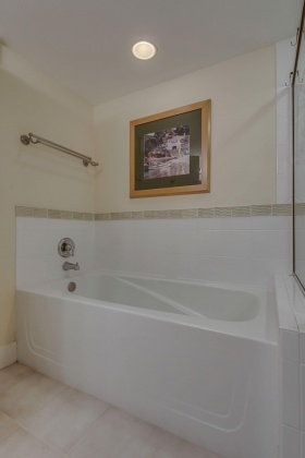 Miramar Beach, Florida 32550, 2 Bedrooms Bedrooms, ,2 BathroomsBathrooms,Residential,For Sale,Baytowne Wharf,837864