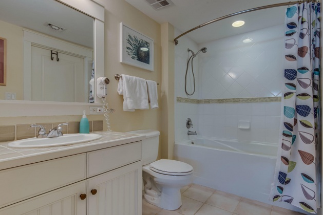 Miramar Beach, Florida 32550, 2 Bedrooms Bedrooms, ,2 BathroomsBathrooms,Residential,For Sale,Baytowne Wharf,837864