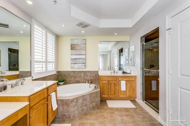 Other, Florida N/A, 3 Bedrooms Bedrooms, ,3 BathroomsBathrooms,Residential,For Sale,Nelle,863295