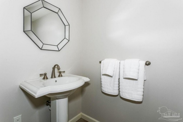Other, Florida N/A, 3 Bedrooms Bedrooms, ,3 BathroomsBathrooms,Residential,For Sale,Nelle,863295