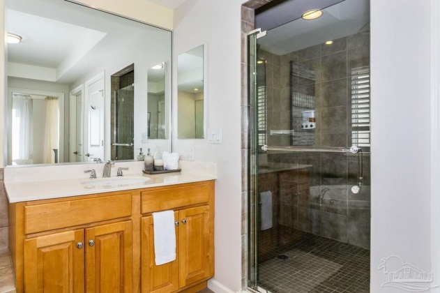 Other, Florida N/A, 3 Bedrooms Bedrooms, ,3 BathroomsBathrooms,Residential,For Sale,Nelle,863295