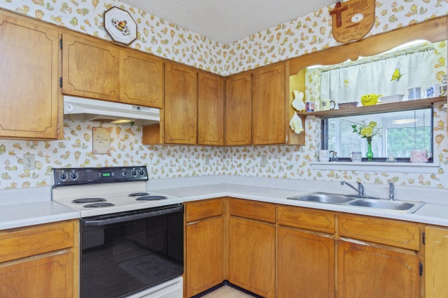 Defuniak Springs, Florida 32433, 3 Bedrooms Bedrooms, ,2 BathroomsBathrooms,Residential,For Sale,Us Highway 90,863334