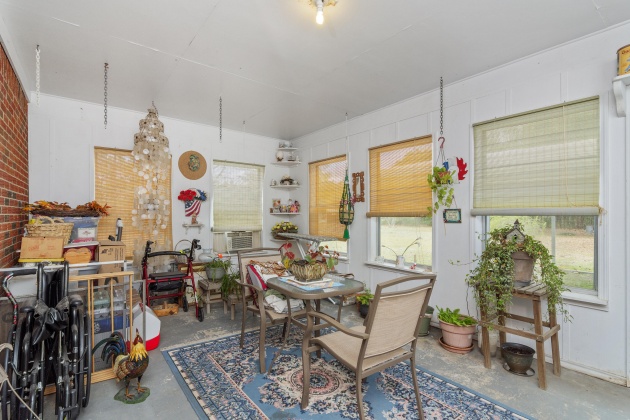 Defuniak Springs, Florida 32433, 3 Bedrooms Bedrooms, ,2 BathroomsBathrooms,Residential,For Sale,Us Highway 90,863334