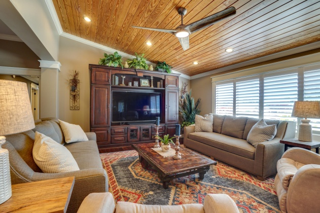 Panama City, Florida 32405, 4 Bedrooms Bedrooms, ,4 BathroomsBathrooms,Residential,For Sale,30th,863338