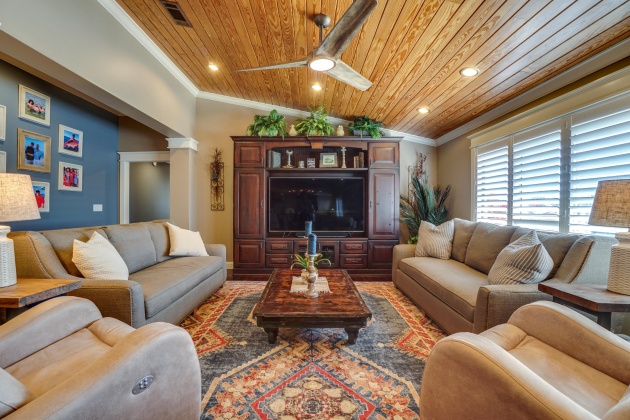 Panama City, Florida 32405, 4 Bedrooms Bedrooms, ,4 BathroomsBathrooms,Residential,For Sale,30th,863338