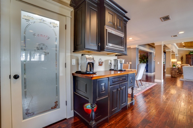 Panama City, Florida 32405, 4 Bedrooms Bedrooms, ,4 BathroomsBathrooms,Residential,For Sale,30th,863338