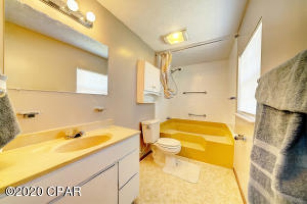 Panama City, Florida 32404, 2 Bedrooms Bedrooms, ,2 BathroomsBathrooms,Residential,For Sale,Foxhill,863945