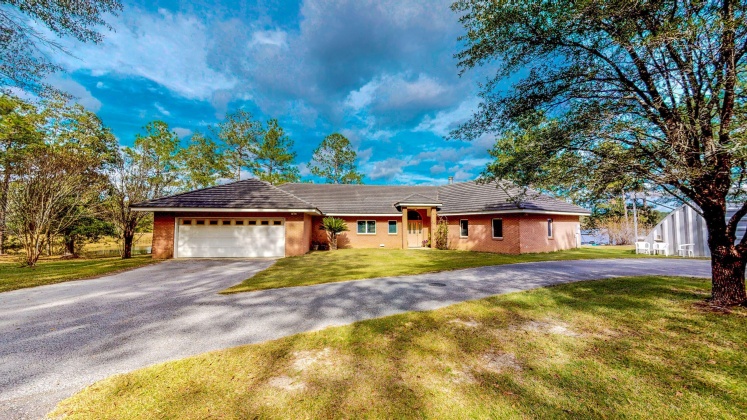 Defuniak Springs, Florida 32435, 4 Bedrooms Bedrooms, ,3 BathroomsBathrooms,Residential,For Sale,LAKE WILSON DR,864101