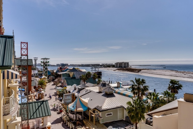 Destin, Florida 32541, 2 Bedrooms Bedrooms, ,2 BathroomsBathrooms,Residential,For Sale,Harbor,864562