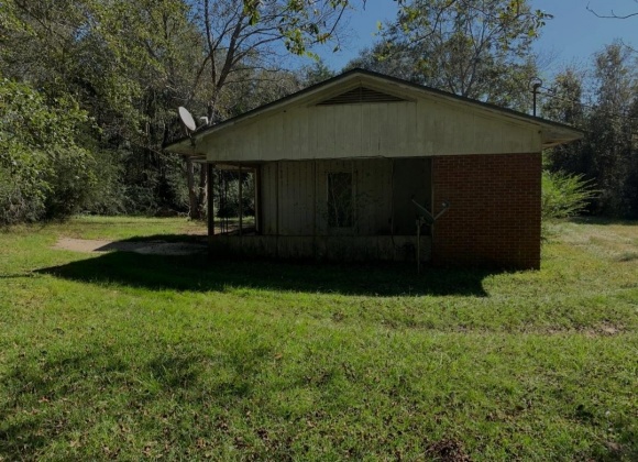 Graceville, Florida 32440, 2 Bedrooms Bedrooms, ,1 BathroomBathrooms,Residential,For Sale,Reddick Mill,864927