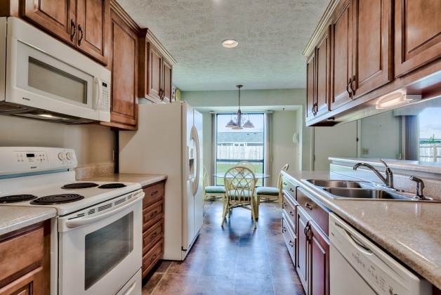 Panama City, Florida 32405, 3 Bedrooms Bedrooms, ,2 BathroomsBathrooms,Residential,For Sale,Marywood,865115