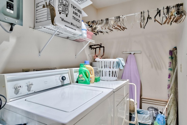 Panama City, Florida 32405, 3 Bedrooms Bedrooms, ,2 BathroomsBathrooms,Residential,For Sale,Marywood,865115
