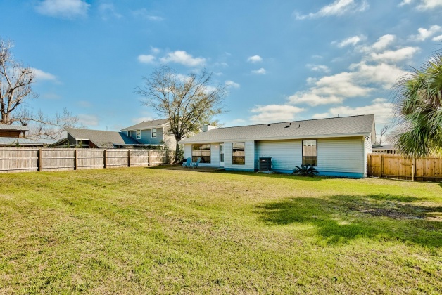Panama City, Florida 32405, 3 Bedrooms Bedrooms, ,2 BathroomsBathrooms,Residential,For Sale,Marywood,865115