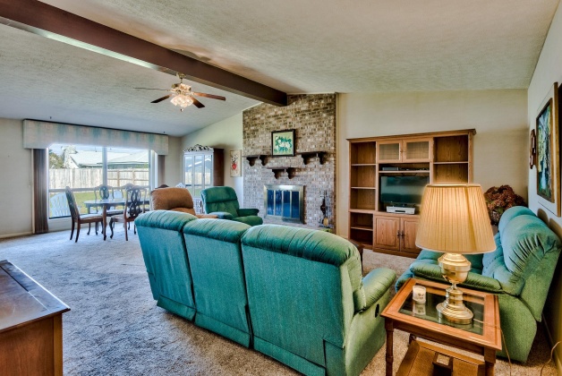 Panama City, Florida 32405, 3 Bedrooms Bedrooms, ,2 BathroomsBathrooms,Residential,For Sale,Marywood,865115