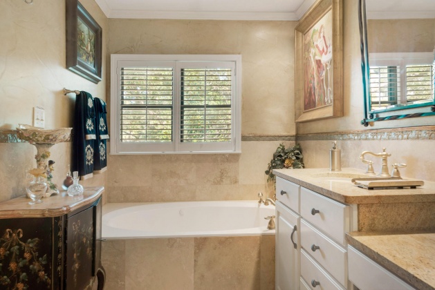 Destin, Florida 32541, 4 Bedrooms Bedrooms, ,3 BathroomsBathrooms,Residential,For Sale,Bambi,865086