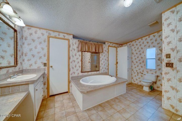 Panama City, Florida 32404, 5 Bedrooms Bedrooms, ,3 BathroomsBathrooms,Residential,For Sale,Cherry,865319
