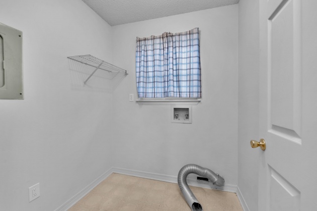 Milton, Florida 32583, 3 Bedrooms Bedrooms, ,2 BathroomsBathrooms,Residential,For Sale,Chantilly,865561
