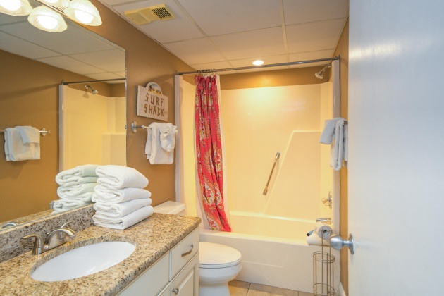 Panama City Beach, Florida 32408, 2 Bedrooms Bedrooms, ,2 BathroomsBathrooms,Residential,For Sale,Thomas,863973