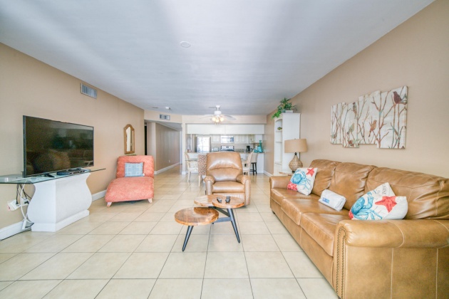 Panama City Beach, Florida 32408, 2 Bedrooms Bedrooms, ,2 BathroomsBathrooms,Residential,For Sale,Thomas,863973