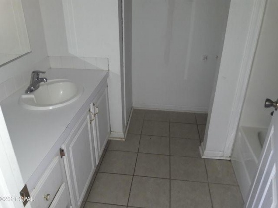 Ponce De Leon, Florida 32455, 3 Bedrooms Bedrooms, ,2 BathroomsBathrooms,Residential,For Sale,Hardwood,866219
