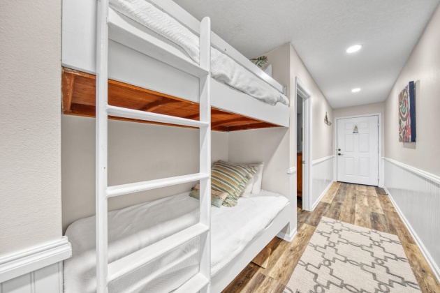 Destin, Florida 32541, 3 Bedrooms Bedrooms, ,3 BathroomsBathrooms,Residential,For Sale,Scenic Hwy 98,866282