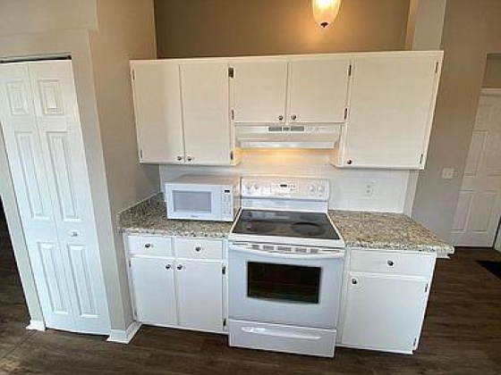 Panama City, Florida 32401, 3 Bedrooms Bedrooms, ,2 BathroomsBathrooms,Residential,For Sale,Mercedes,863919
