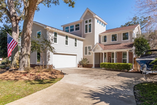 Gulf Breeze, Florida 32561, 4 Bedrooms Bedrooms, ,5 BathroomsBathrooms,Residential,For Sale,Highpoint,866547