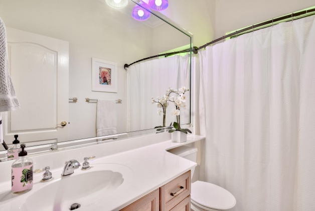 Destin, Florida 32541, 4 Bedrooms Bedrooms, ,2 BathroomsBathrooms,Residential,For Sale,Matties,866466