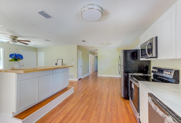 Defuniak Springs, Florida 32433, 3 Bedrooms Bedrooms, ,1 BathroomBathrooms,Residential,For Sale,First,866569