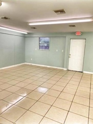 Defuniak Springs, Florida 32433, 1 Bedroom Bedrooms, ,2 BathroomsBathrooms,Residential,For Sale,Us Hwy 90 W,852441
