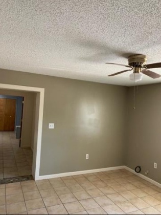 Defuniak Springs, Florida 32433, 1 Bedroom Bedrooms, ,2 BathroomsBathrooms,Residential,For Sale,Us Hwy 90 W,852441