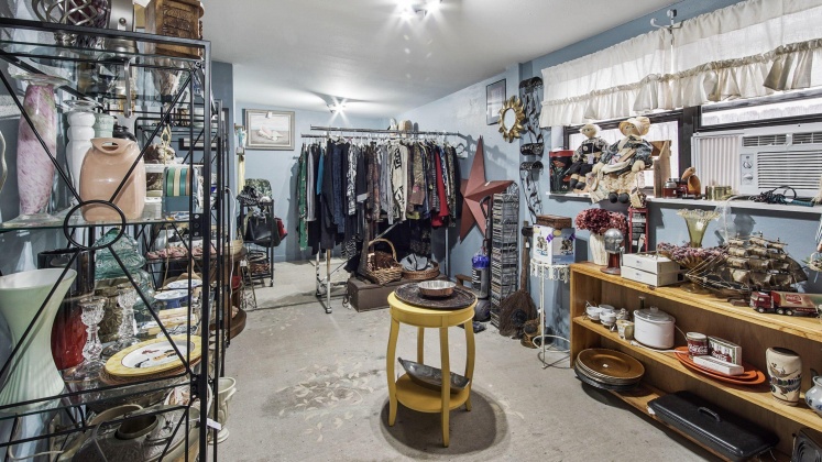 Defuniak Springs, Florida 32433, 1 Bedroom Bedrooms, ,2 BathroomsBathrooms,Residential,For Sale,Us Hwy 90 W,852441