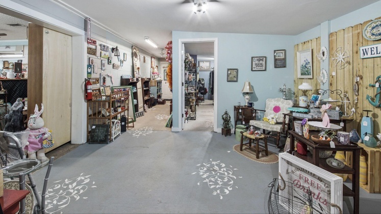 Defuniak Springs, Florida 32433, 1 Bedroom Bedrooms, ,2 BathroomsBathrooms,Residential,For Sale,Us Hwy 90 W,852441