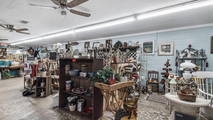 Defuniak Springs, Florida 32433, 1 Bedroom Bedrooms, ,2 BathroomsBathrooms,Residential,For Sale,Us Hwy 90 W,852441