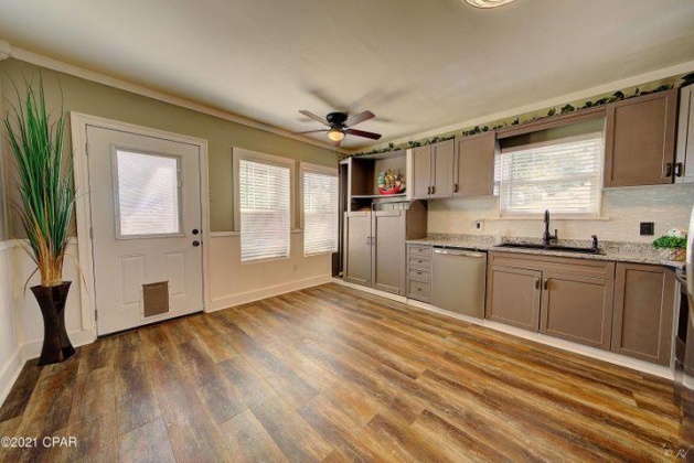 Panama City, Florida 32401, 3 Bedrooms Bedrooms, ,2 BathroomsBathrooms,Residential,For Sale,East,867079