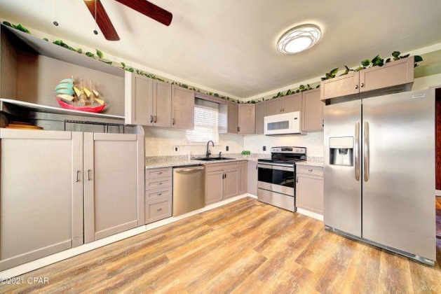 Panama City, Florida 32401, 3 Bedrooms Bedrooms, ,2 BathroomsBathrooms,Residential,For Sale,East,867079