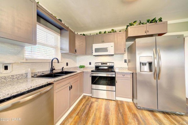 Panama City, Florida 32401, 3 Bedrooms Bedrooms, ,2 BathroomsBathrooms,Residential,For Sale,East,867079