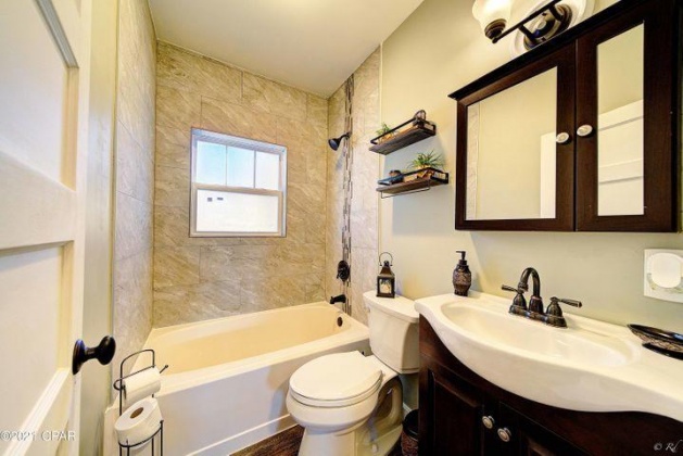 Panama City, Florida 32401, 3 Bedrooms Bedrooms, ,2 BathroomsBathrooms,Residential,For Sale,East,867079