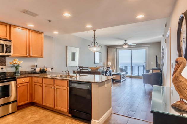 Panama City Beach, Florida 32413, 2 Bedrooms Bedrooms, ,2 BathroomsBathrooms,Residential,For Sale,Front Beach,867115